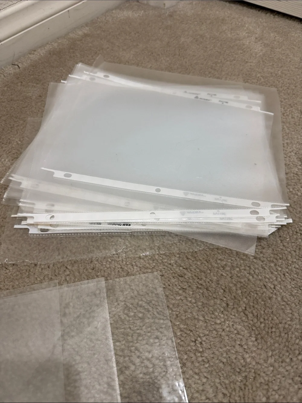 Avery Clear Sheet Protectors with White Reinforced Binding Edge - 25 Pack